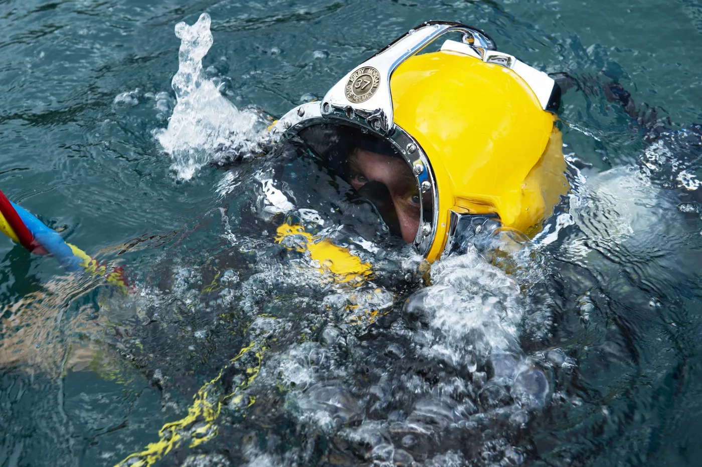 Commercial Diving in Construction: Dive Team and Dive Procedures