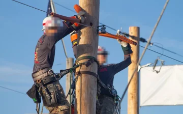 Power Line Work: Grounding and Protective Equipment